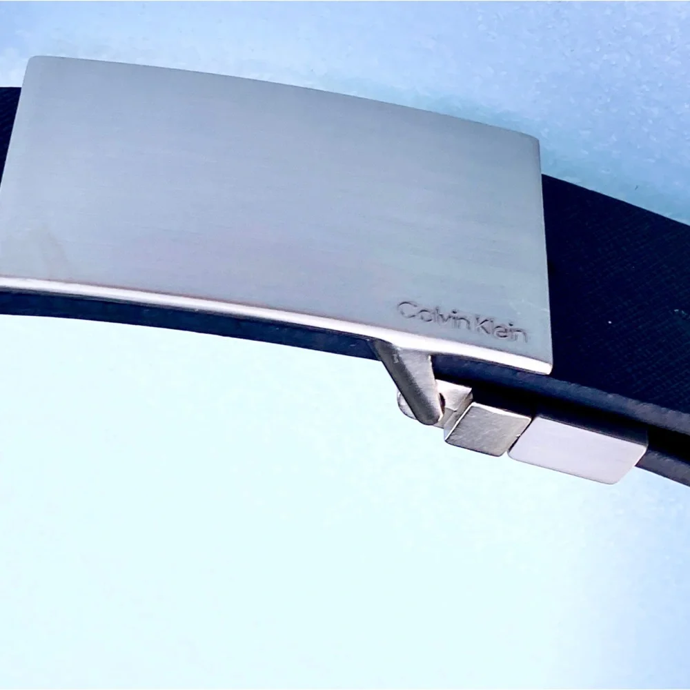 Calvin Klein Men's Textured Reversible Buckle Belt Size 34-36 - Picture 7 of 17